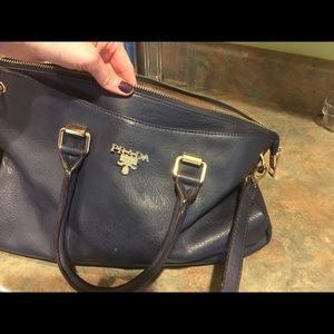 Navy blue bag- descent size. Good condition